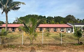 Oyo 90818 Cemara Puri Resort & Spa